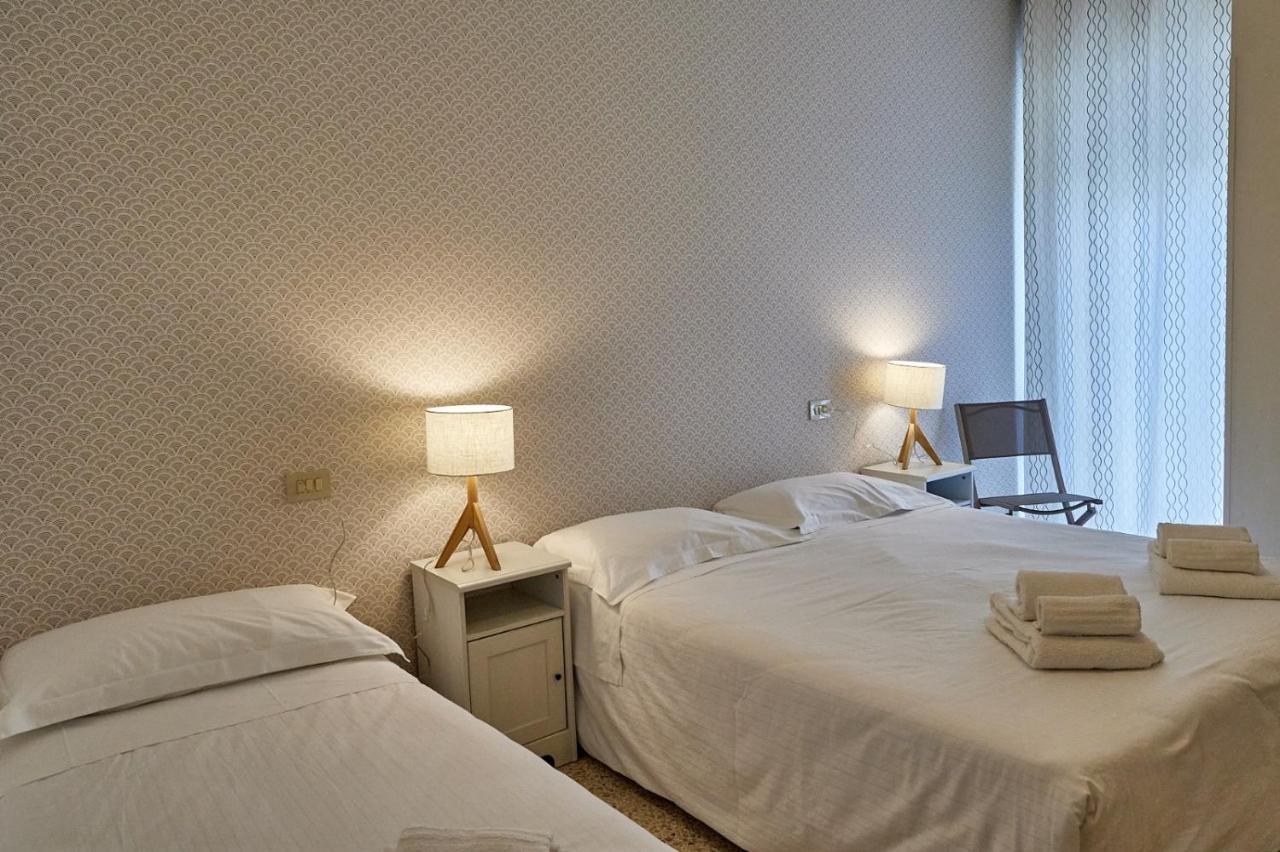 Hotel Spring Rimini Exterior foto