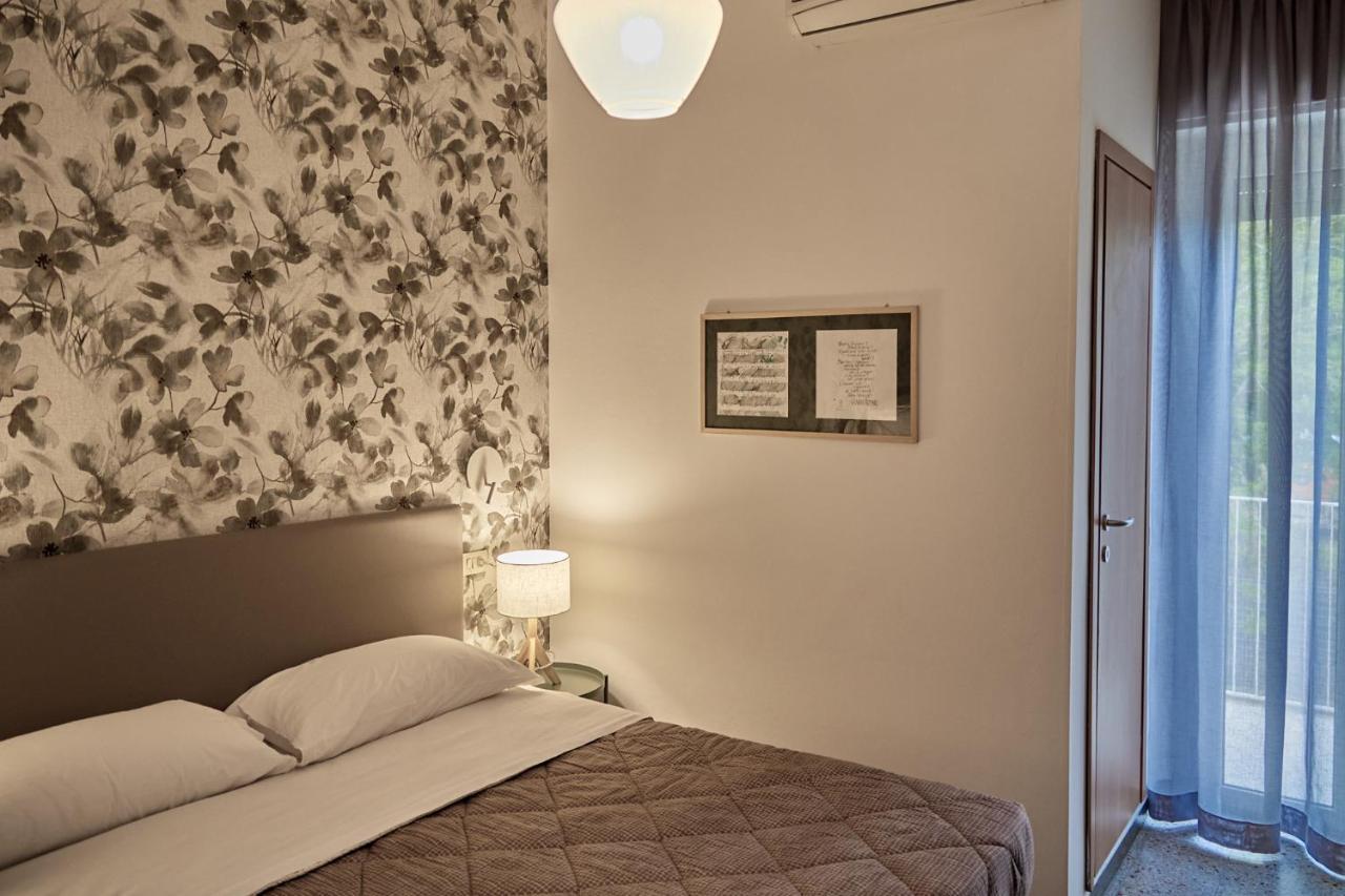 Hotel Spring Rimini Exterior foto